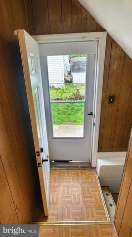 3207 BRYANT AVE, Baltimore, MD 21227