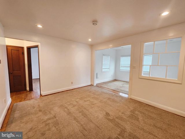 3207 BRYANT AVE, Baltimore, MD 21227