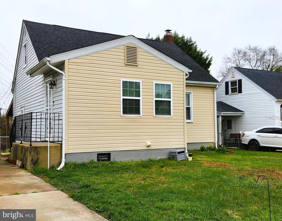 3207 BRYANT AVE, Baltimore, MD 21227