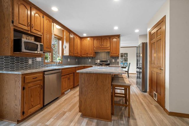 1236 BENJAMIN COURT, Green Bay, WI 54311
