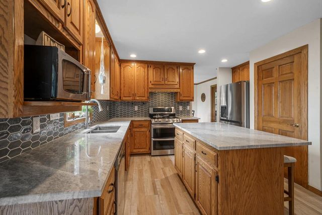 1236 BENJAMIN COURT, Green Bay, WI 54311