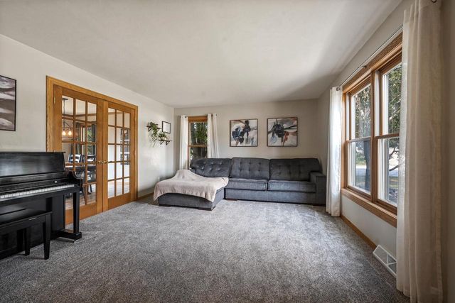 1236 BENJAMIN COURT, Green Bay, WI 54311
