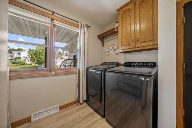 1236 BENJAMIN COURT, Green Bay, WI 54311