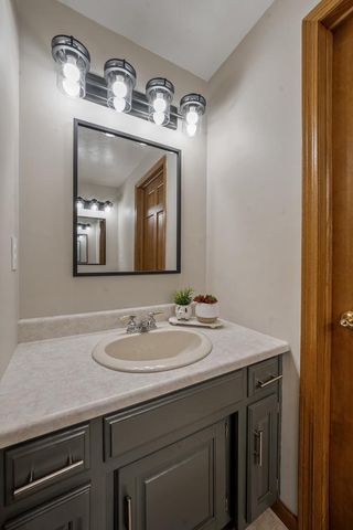 1236 BENJAMIN COURT, Green Bay, WI 54311
