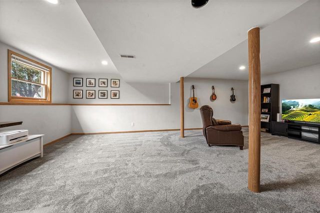 1236 BENJAMIN COURT, Green Bay, WI 54311