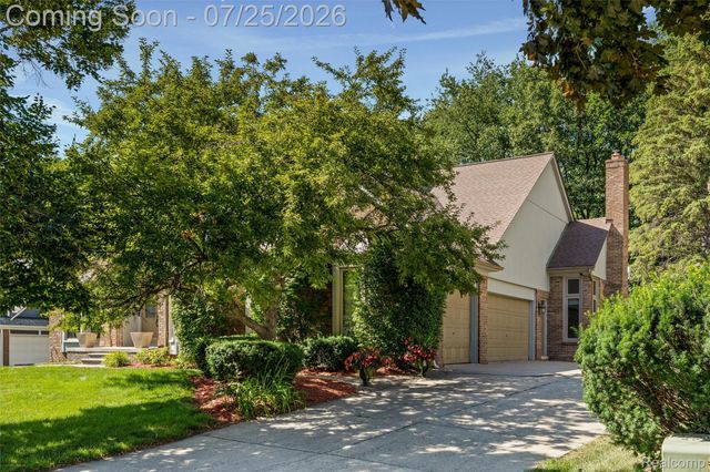 3740 Merriweather Lane, Rochester Hills, MI 48306