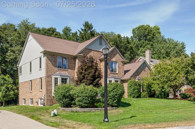 3740 Merriweather Lane, Rochester Hills, MI 48306