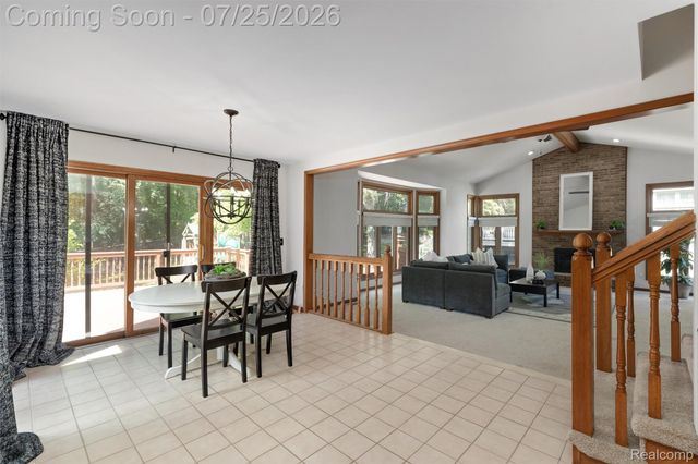 3740 Merriweather Lane, Rochester Hills, MI 48306