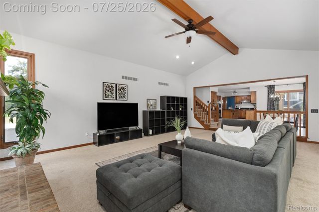 3740 Merriweather Lane, Rochester Hills, MI 48306