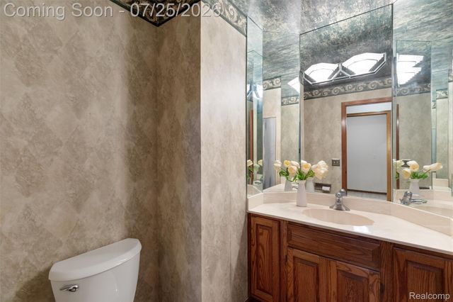 3740 Merriweather Lane, Rochester Hills, MI 48306