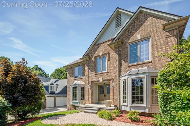 3740 Merriweather Lane, Rochester Hills, MI 48306