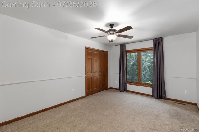 3740 Merriweather Lane, Rochester Hills, MI 48306