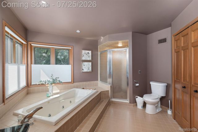 3740 Merriweather Lane, Rochester Hills, MI 48306