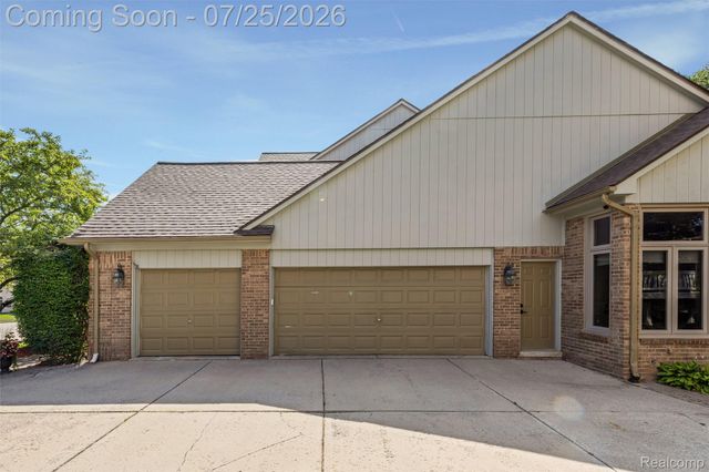 3740 Merriweather Lane, Rochester Hills, MI 48306