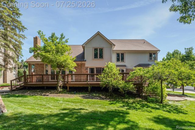 3740 Merriweather Lane, Rochester Hills, MI 48306