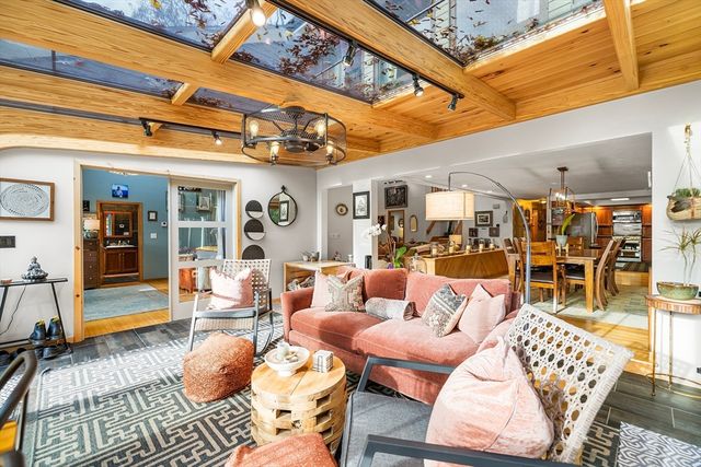 565 Winter St, Framingham, MA 01702