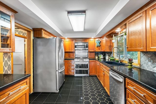 565 Winter St, Framingham, MA 01702