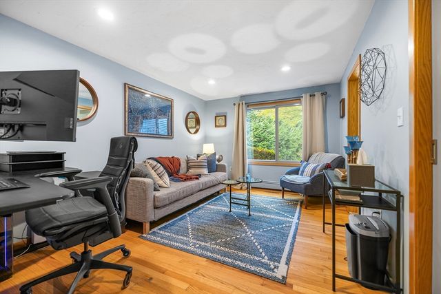 565 Winter St, Framingham, MA 01702