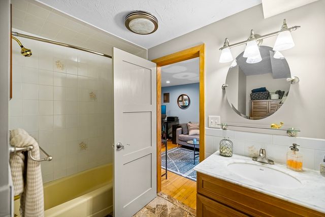 565 Winter St, Framingham, MA 01702