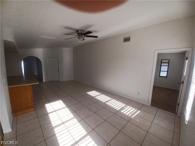 3305 SW 7th PL, Cape Coral, FL 33914