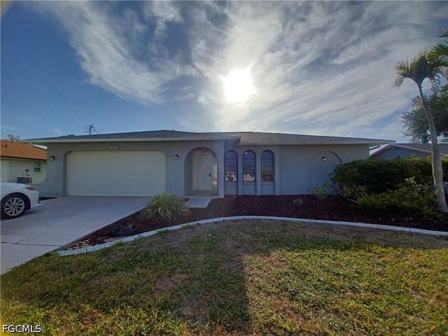 3305 SW 7th PL, Cape Coral, FL 33914