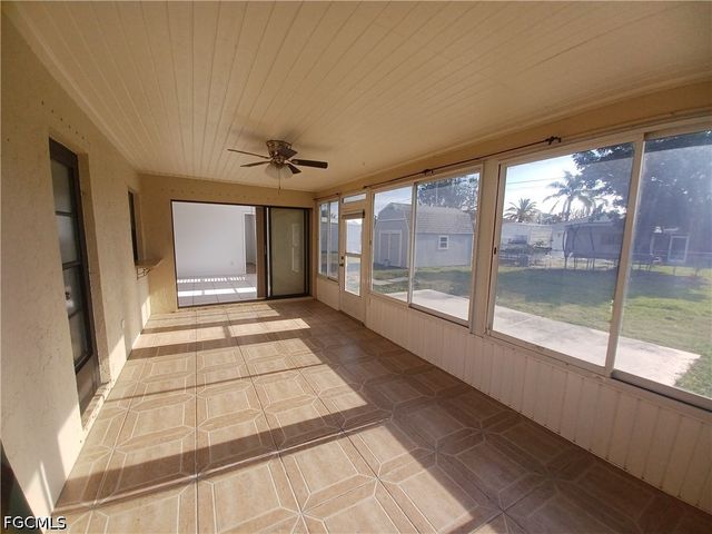 3305 SW 7th PL, Cape Coral, FL 33914