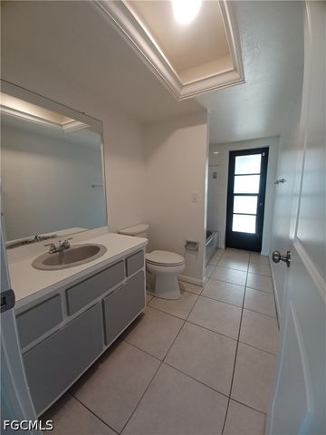3305 SW 7th PL, Cape Coral, FL 33914