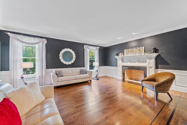 23 Aldo Drive, Woodbridge, CT 06525