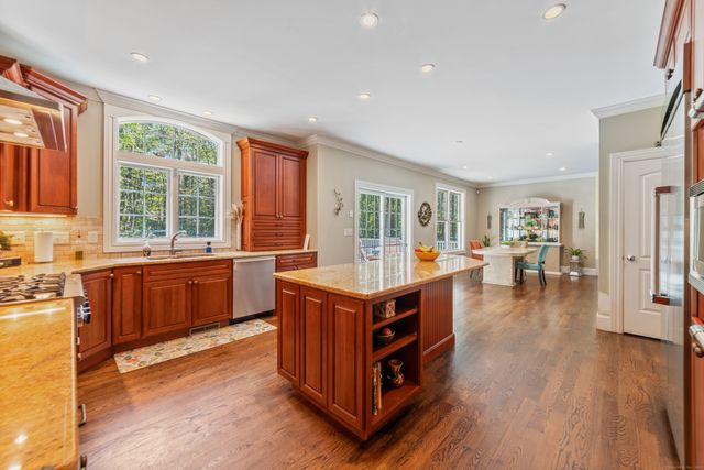 23 Aldo Drive, Woodbridge, CT 06525