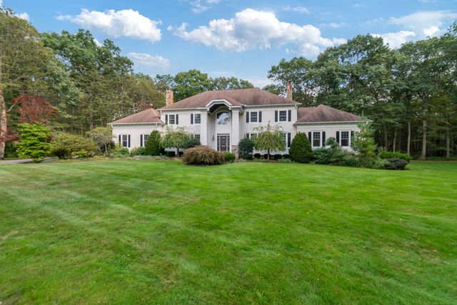 23 Aldo Drive, Woodbridge, CT 06525