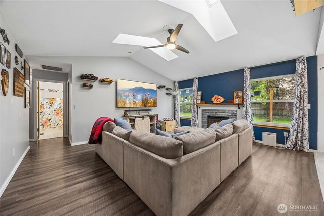 735 NE Marric Court, Bremerton, WA 98311