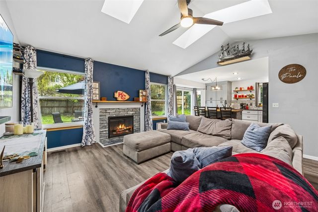 735 NE Marric Court, Bremerton, WA 98311