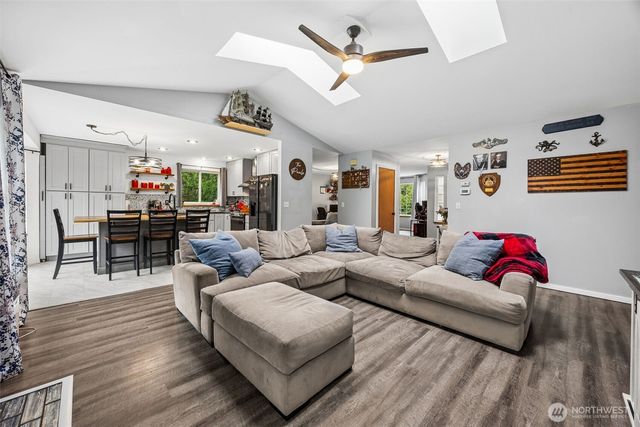 735 NE Marric Court, Bremerton, WA 98311