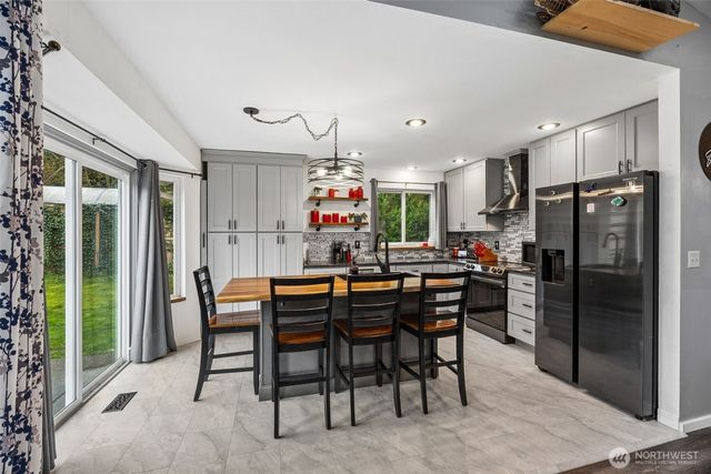 735 NE Marric Court, Bremerton, WA 98311