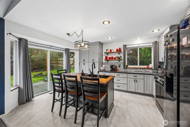 735 NE Marric Court, Bremerton, WA 98311