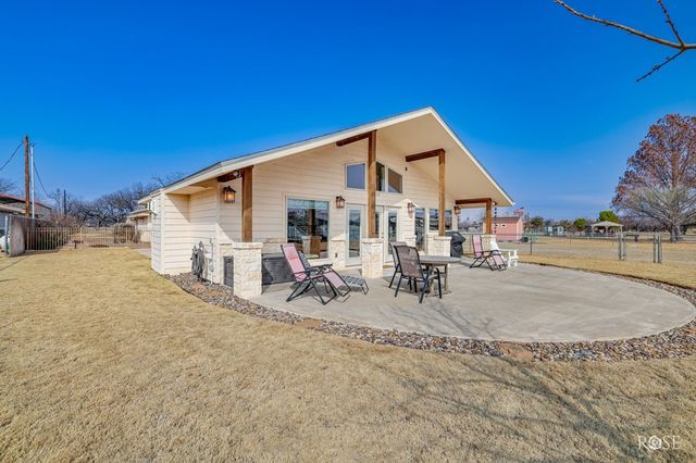 1820 Shady Point Circle Dr, San Angelo, TX 76904