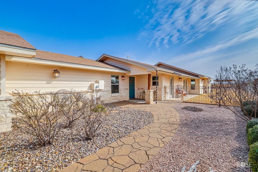 1820 Shady Point Circle Dr, San Angelo, TX 76904