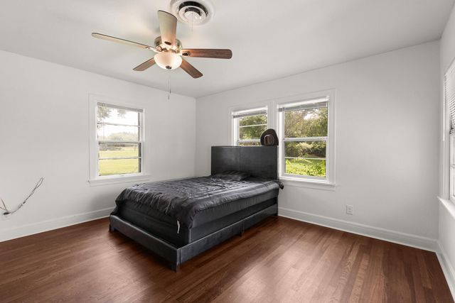 102 Elmo ST, Florence, TX 76527