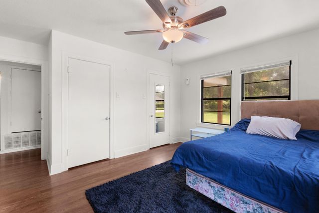 102 Elmo ST, Florence, TX 76527