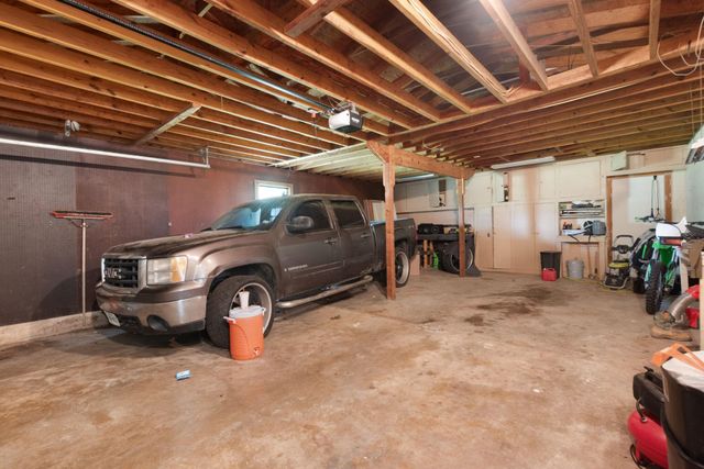 102 Elmo ST, Florence, TX 76527