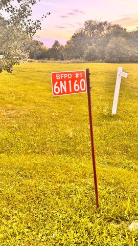 6N160 Garden Avenue, Roselle, IL 60172