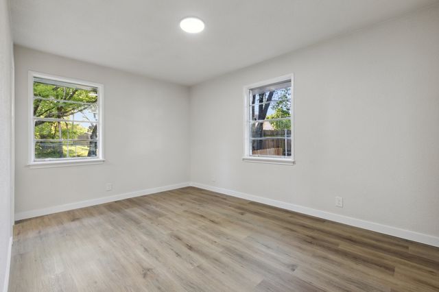 310 N Horne Street, Duncanville, TX 75116