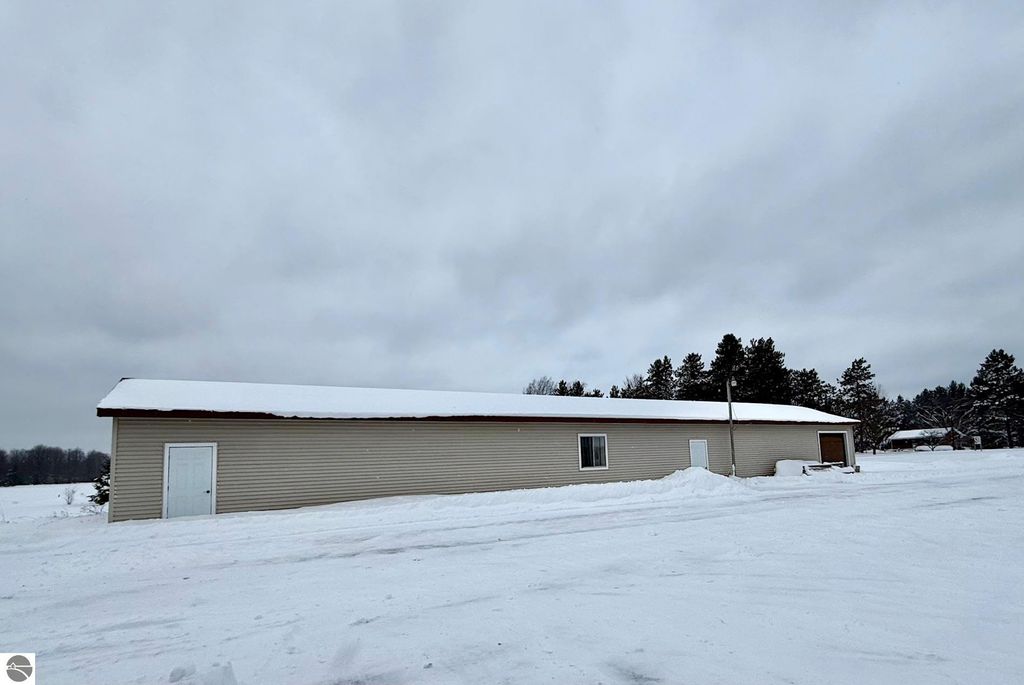 Image 4 of property listing at 1800 E M-55, Cadillac, MI 49601