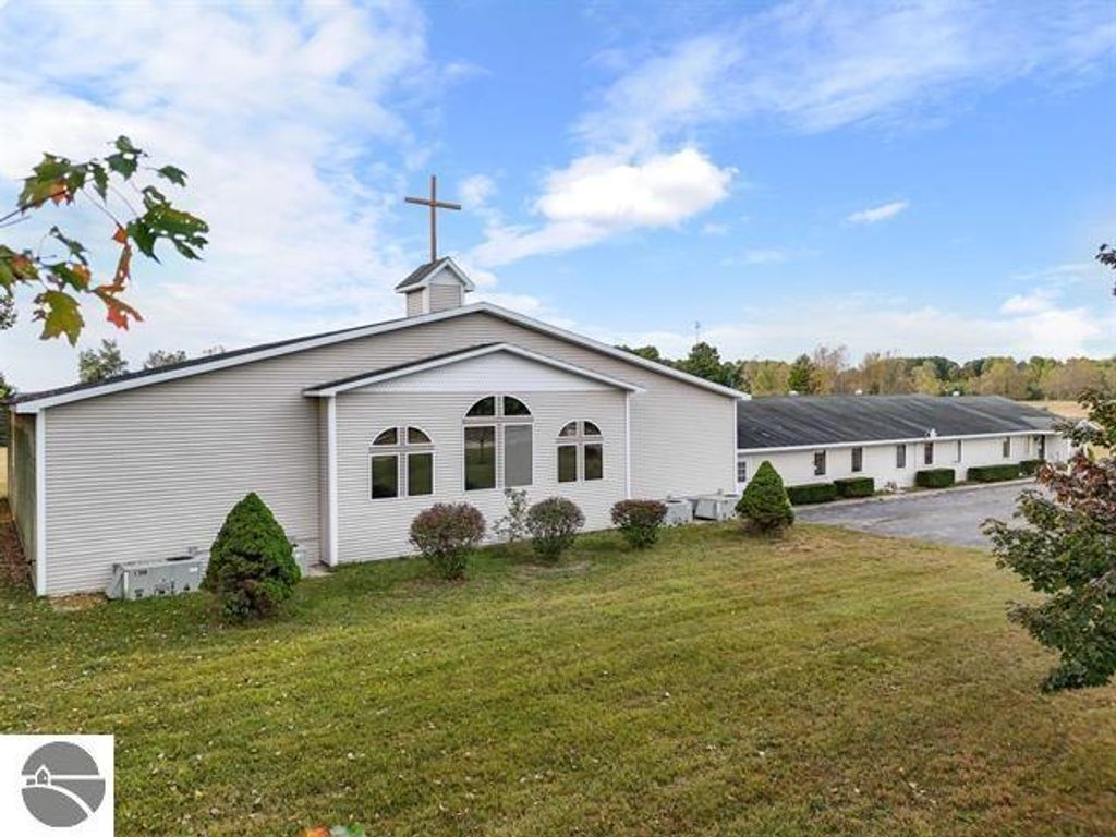 Image 6 of property listing at 1800 E M-55, Cadillac, MI 49601