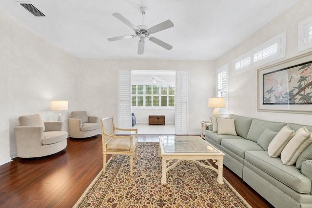 1252 LYNDHURST GREENS DRIVE, Sun City Center, FL 33573