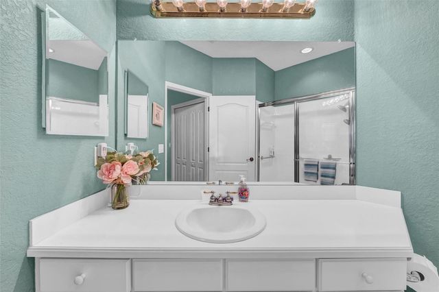 1252 LYNDHURST GREENS DRIVE, Sun City Center, FL 33573