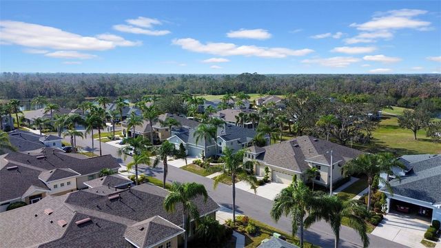 1252 LYNDHURST GREENS DRIVE, Sun City Center, FL 33573