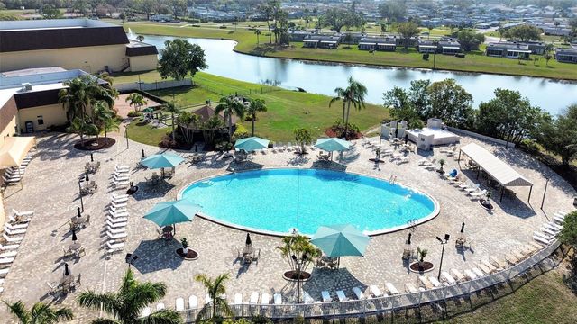 1252 LYNDHURST GREENS DRIVE, Sun City Center, FL 33573
