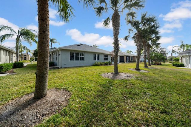 1252 LYNDHURST GREENS DRIVE, Sun City Center, FL 33573