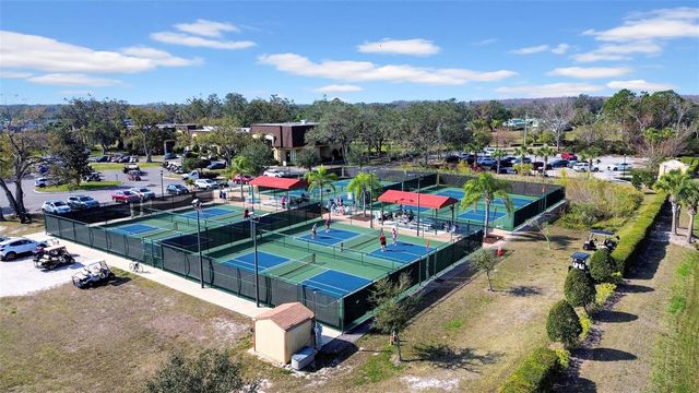 1252 LYNDHURST GREENS DRIVE, Sun City Center, FL 33573